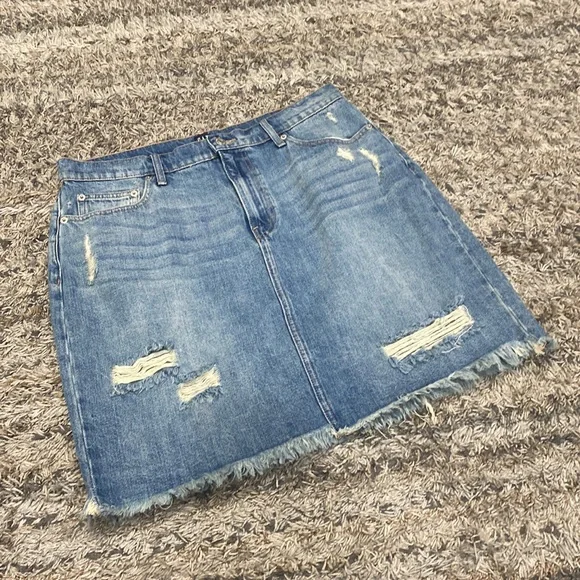 Gap distressed denim mini skirt, size 32 - Picture 12 of 12